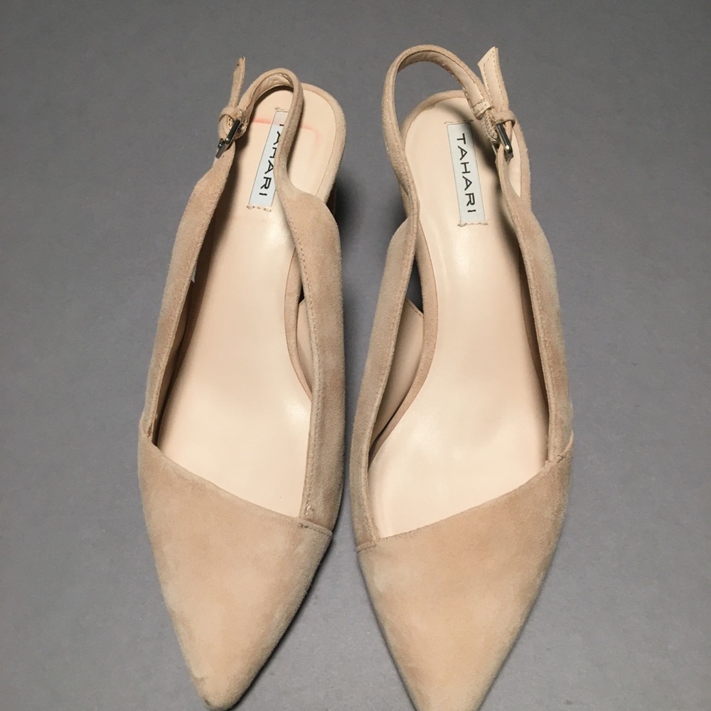 Light taupe leather upper. Size 7.5